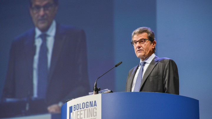 Enzo Mengoli, Direttore Banca di Bologna parla al pubblico